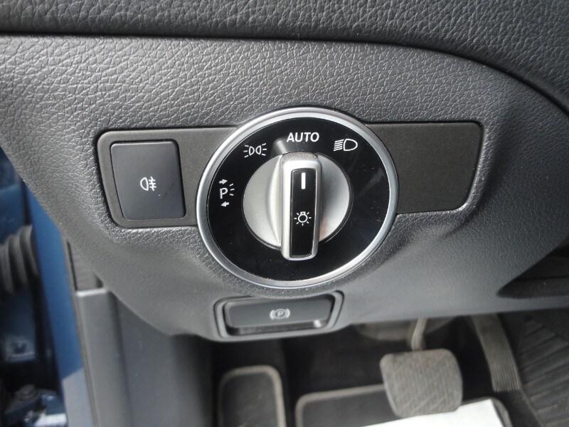 MERCEDES GLA (X156) GLA 200 d Automati...