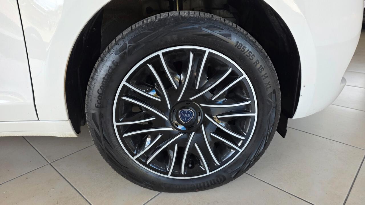 Lancia Ypsilon 1.0 FireFly 5 porte S&S Hybrid Gold