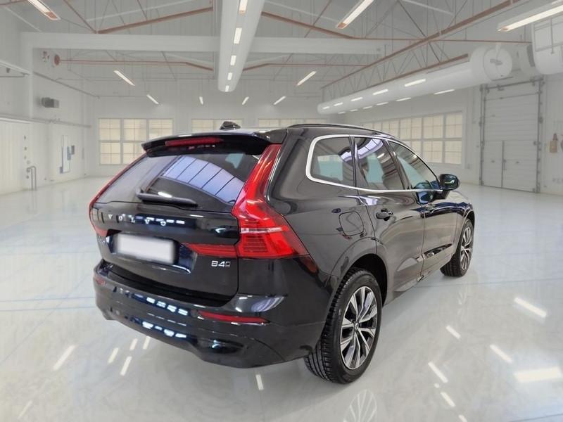 VOLVO XC60 B4 D AWD automatico Momentum Pro