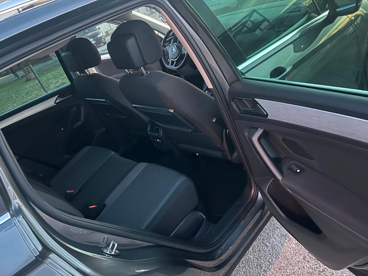 Volkswagen Tiguan 2.0 TDI SCR DSG Business Sport BlueMotion Technology