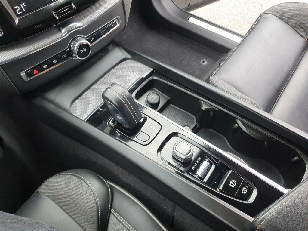 Volvo XC60 2.0 B4 R-Design AWD Geartronic