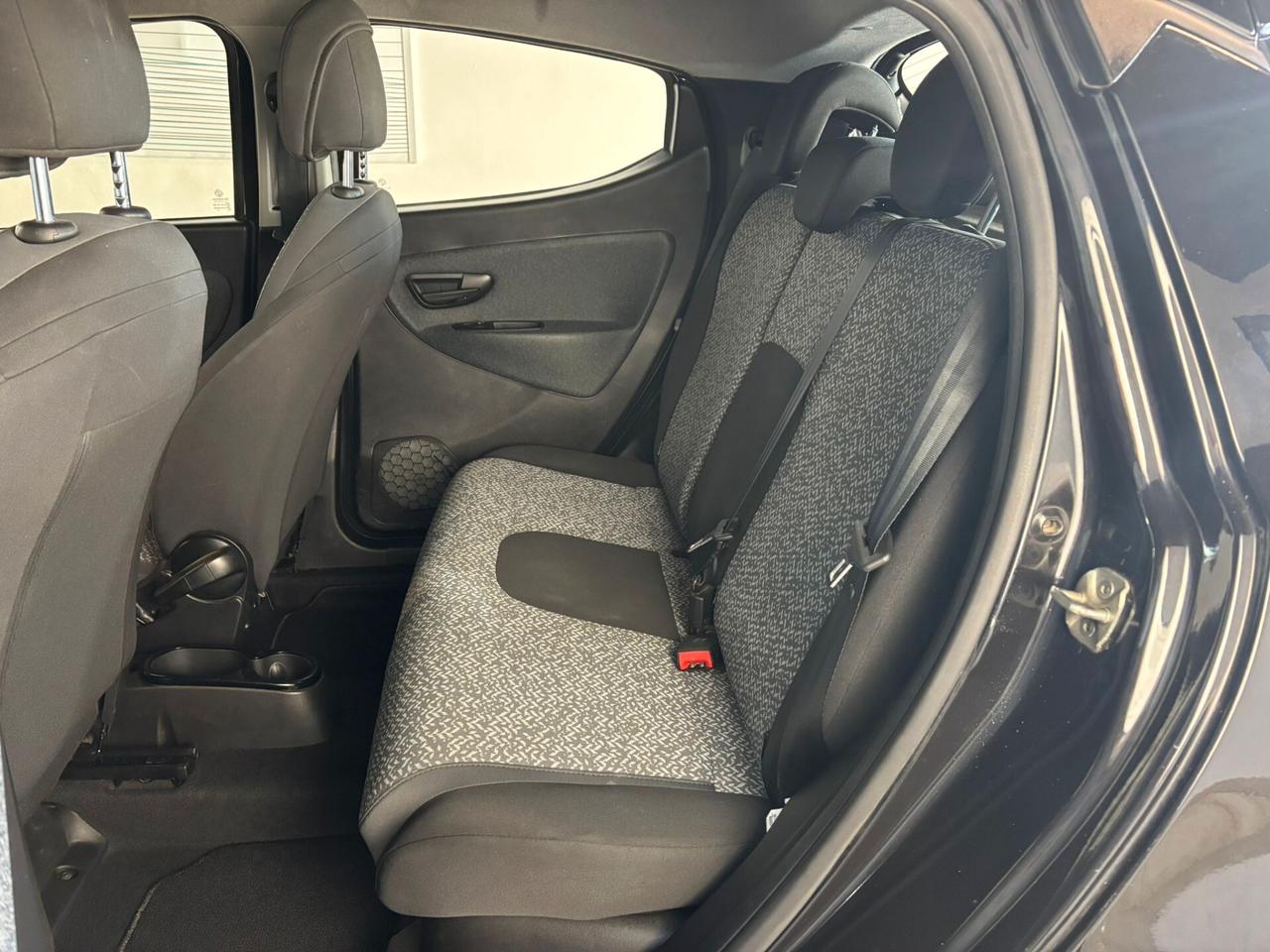Lancia Ypsilon 1.0 Ibrido/Benzina 5 porte