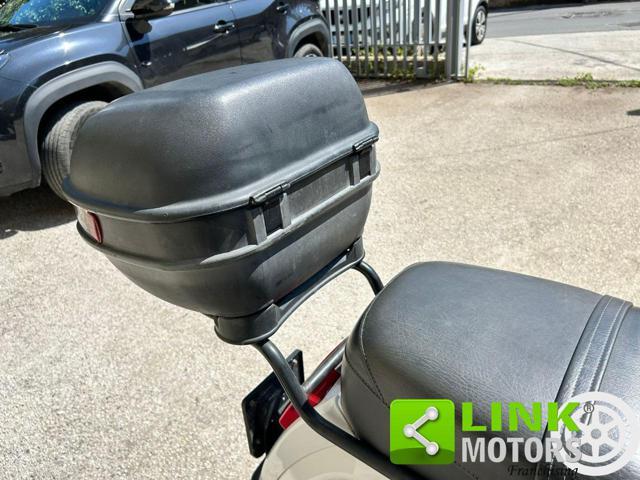 PIAGGIO Vespa 50 HP .
