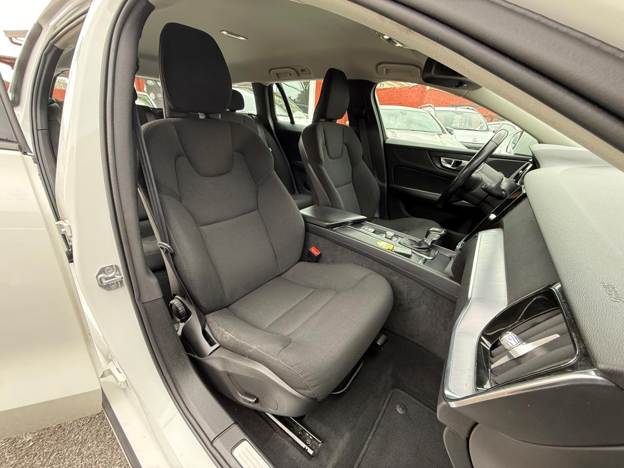 V60 D3 Geartronic Business Plus-unipro-rate-