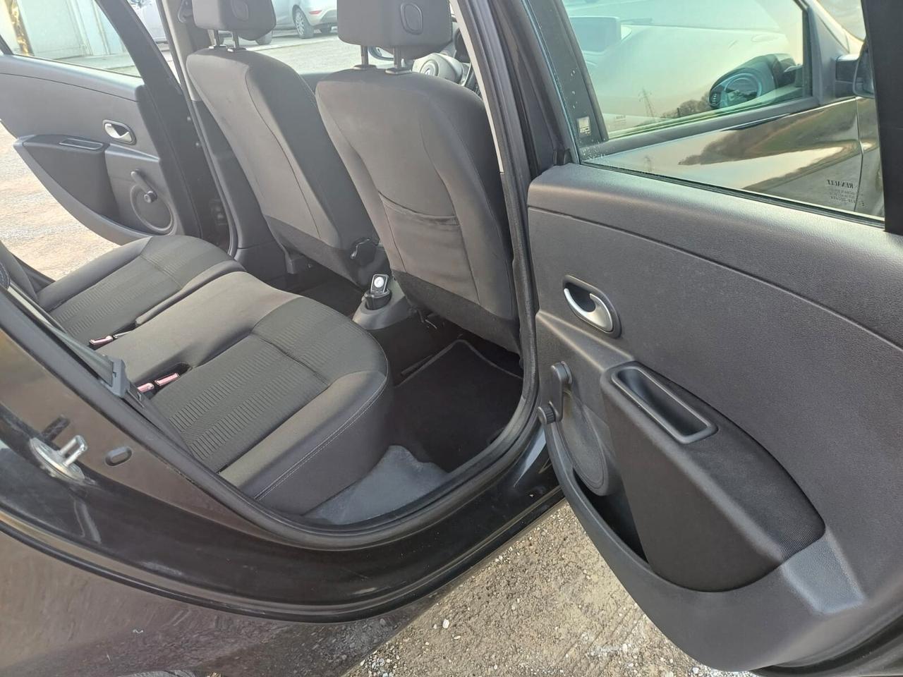 Renault Clio 1.2 16V 5 porte Dynamique