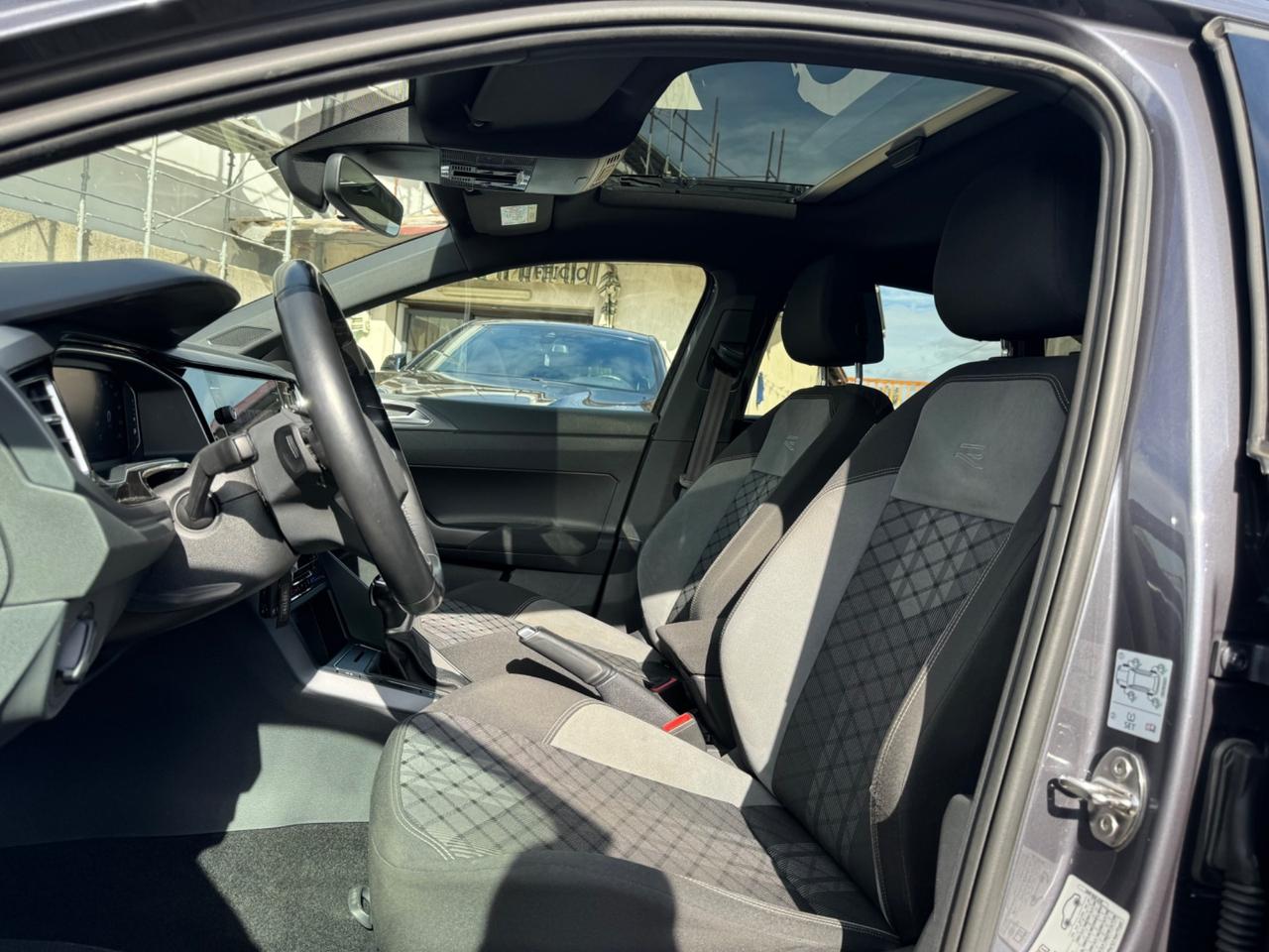 Volkswagen Taigo 1.0 TSI 110 CV DSG R-Line