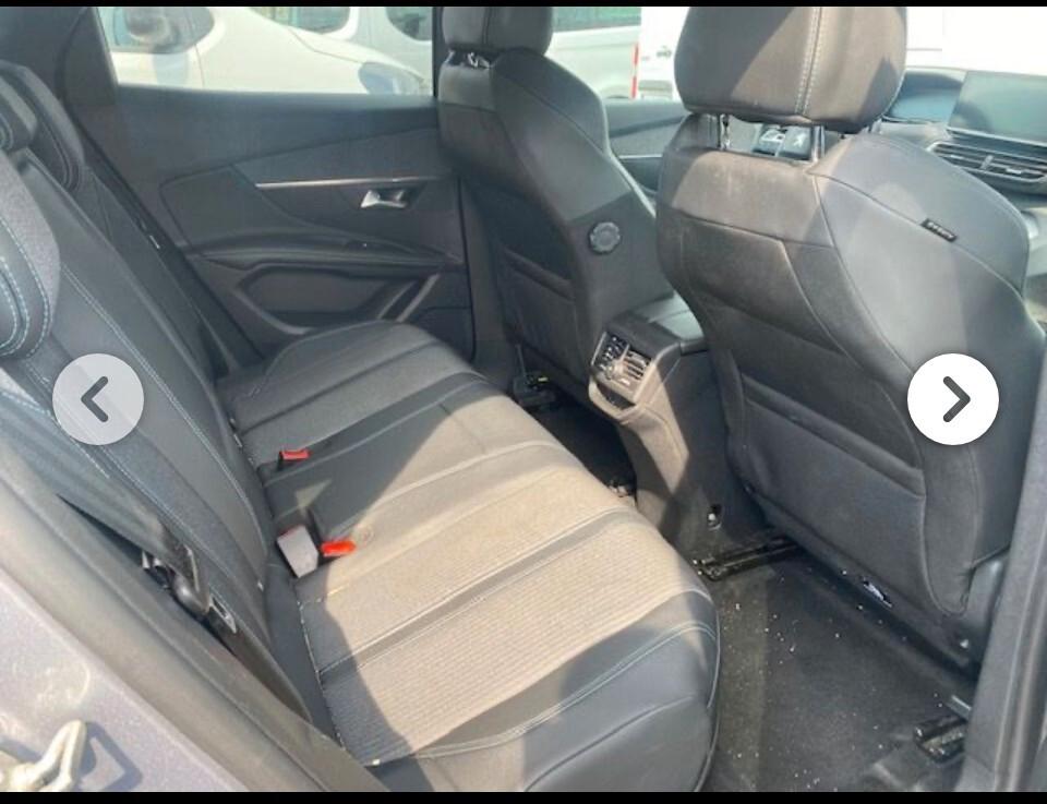 Peugeot 3008 Hybrid4 300 e-EAT8 Allure Pack Aziendale