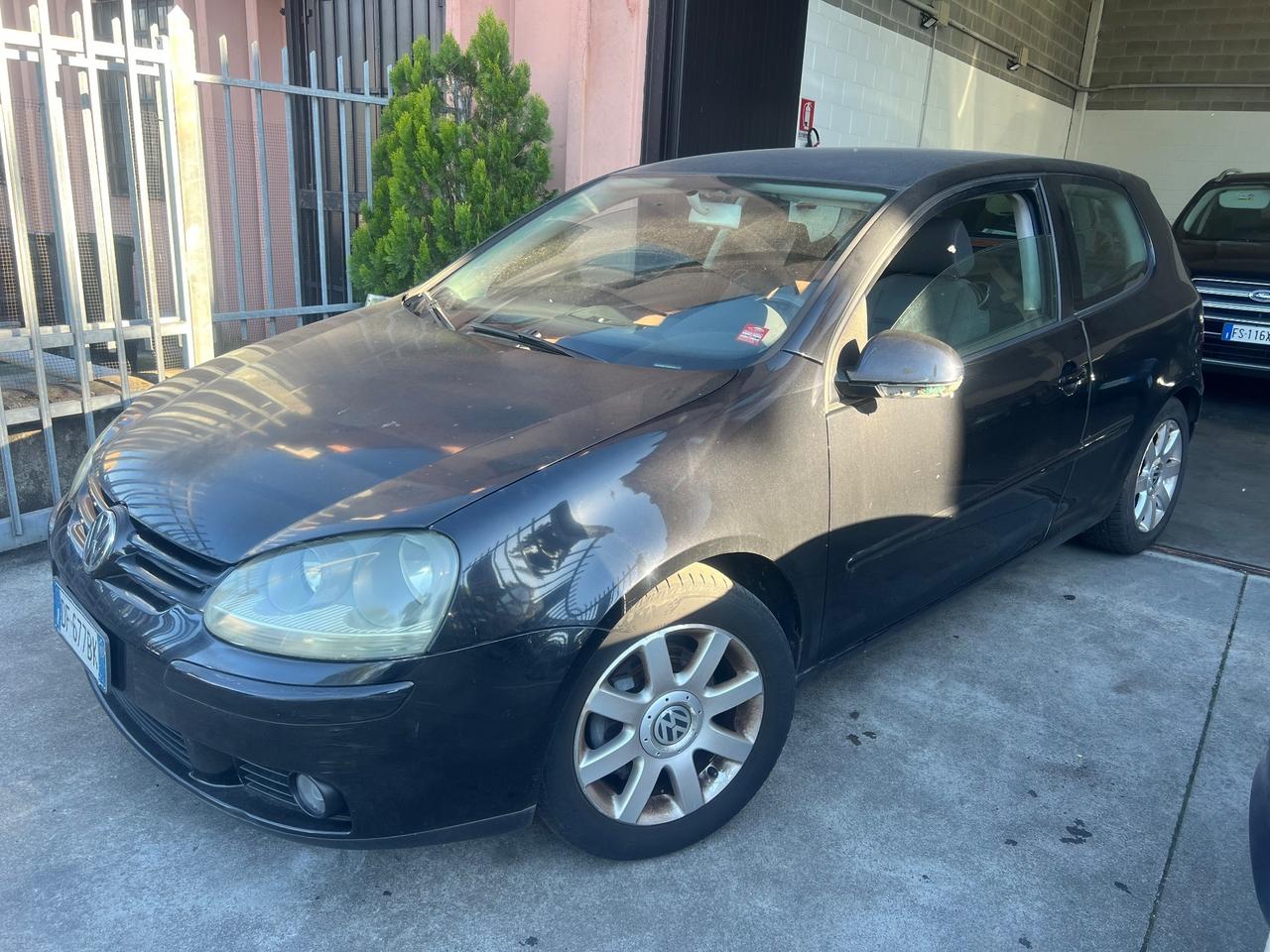 Volkswagen Golf 1.6 16V FSI 3p. Sportline