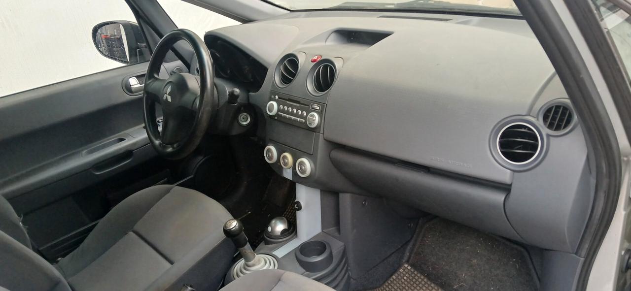 Pochi km Mitsubishi 1300 benzina neopatentati