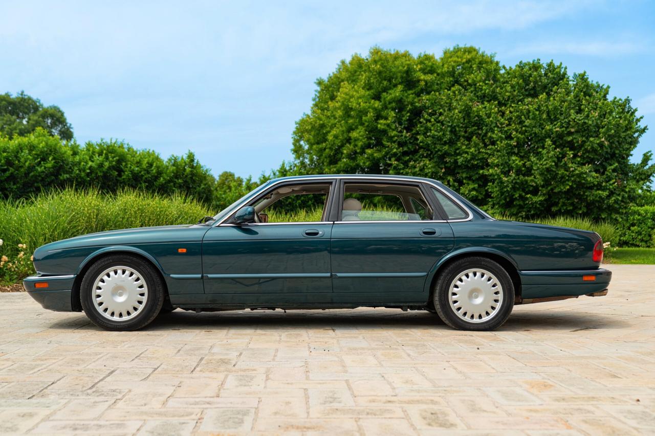 Jaguar XJ6 3.2 MANUALE - JAG00085