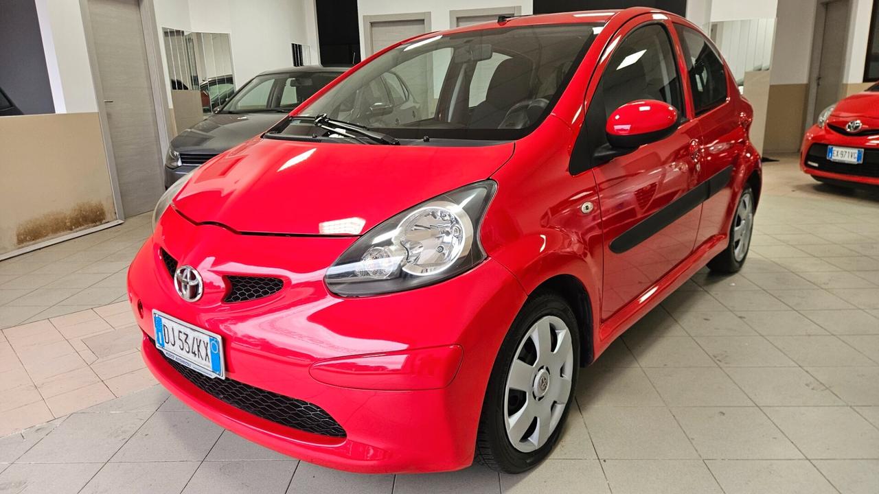 Toyota Aygo 1.0 12V VVT-i 5 porte Sol