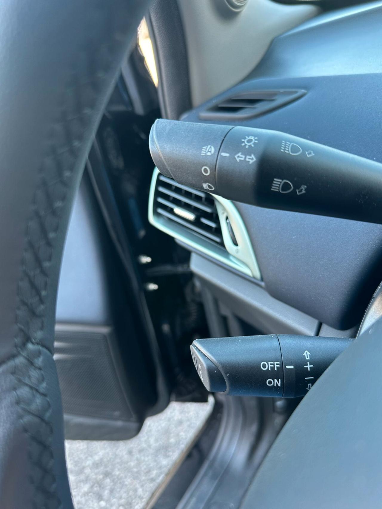 Lancia Ypsilon 1.0 FireFly 5 porte S&S Hybrid Platino