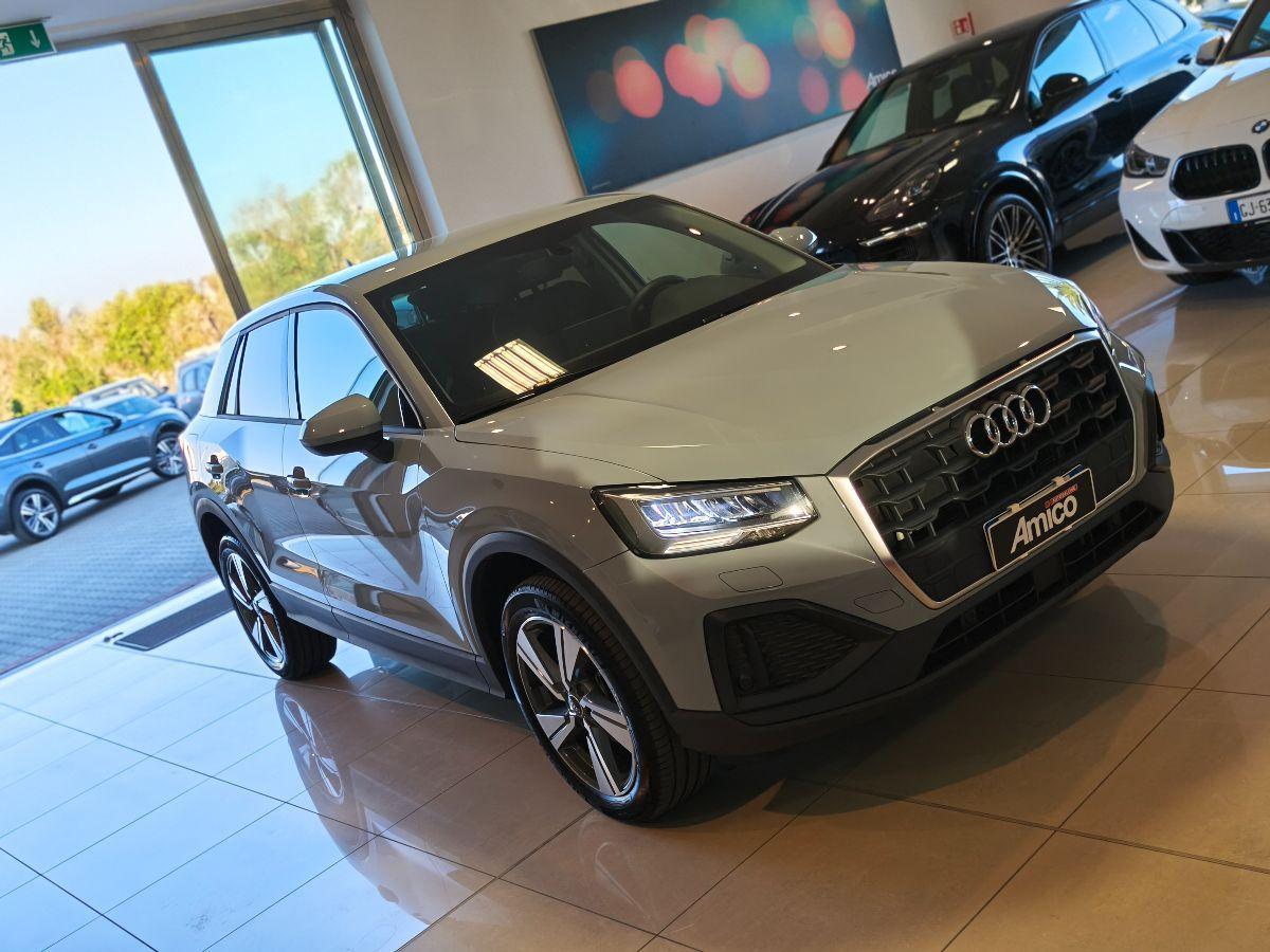 AUDI Q2 2.0 TDI S-tronic Grigio Freccia Perla Cokpit