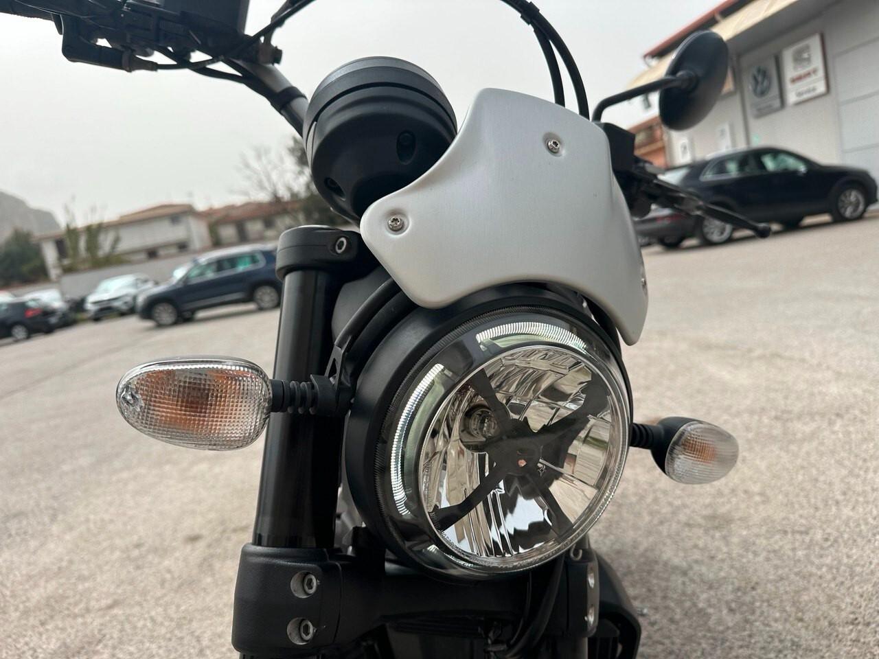 Ducati Scrambler Icon Dark 800