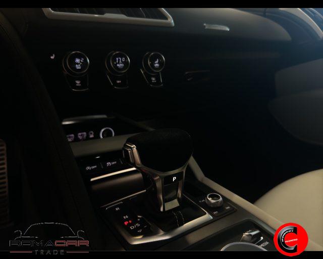 AUDI R8 Coupé V10 RWD S tronic performance