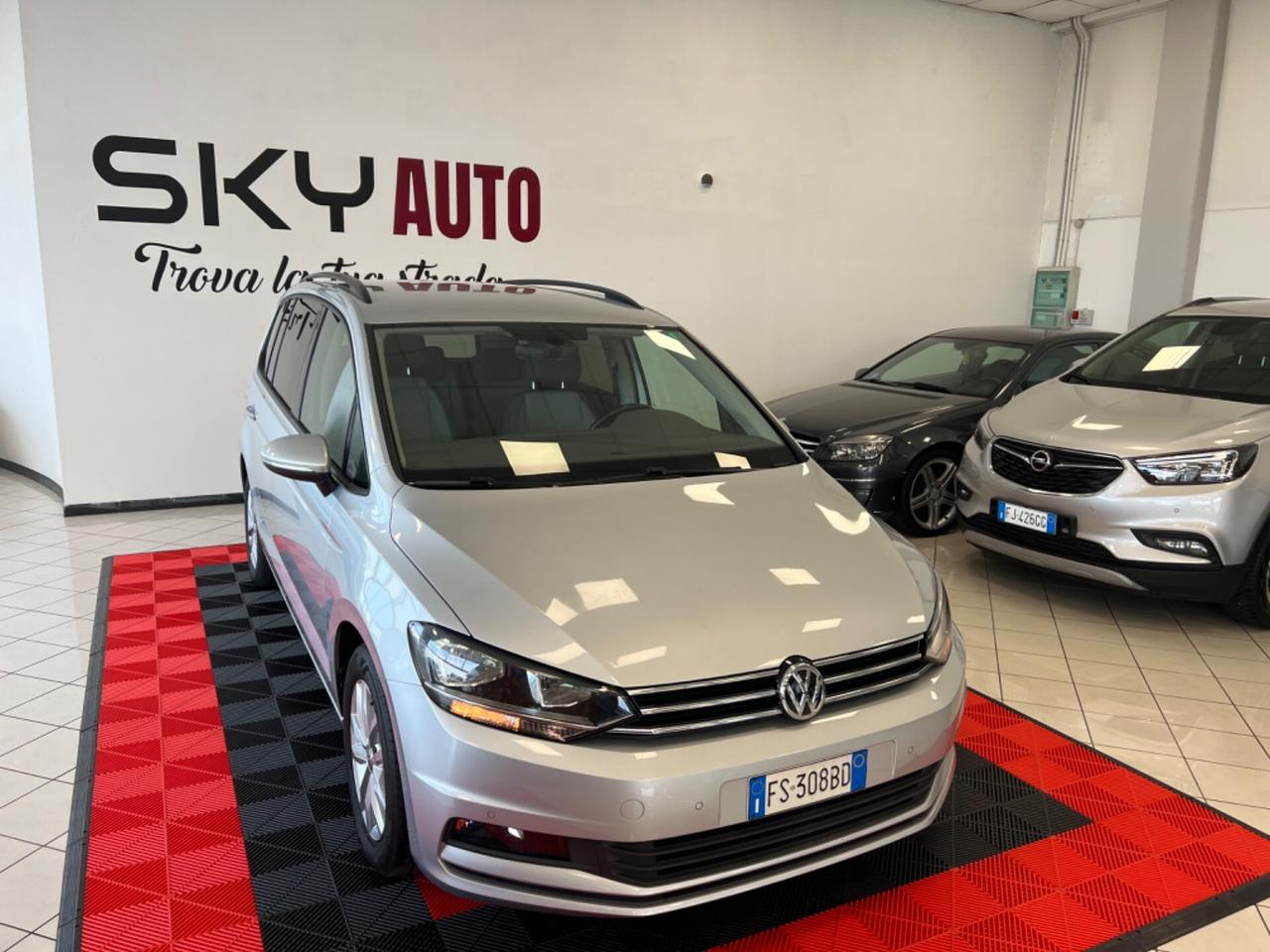 Volkswagen Touran 2.0 TDI 150 CV SCR DSG Business BlueMotion Technology