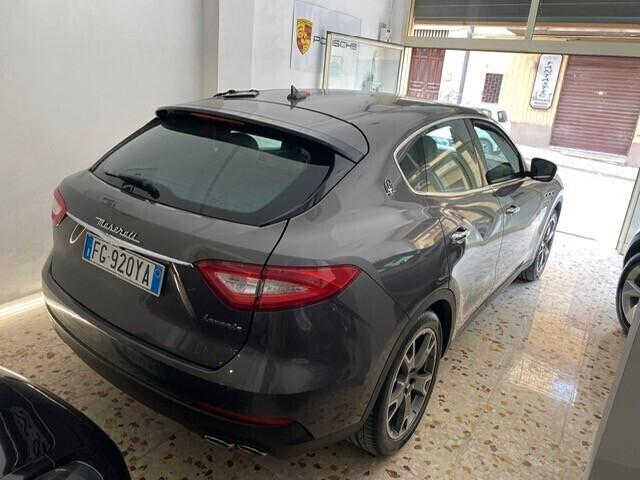 Maserati Levante V6 Diesel 275 CV AWD Granlusso