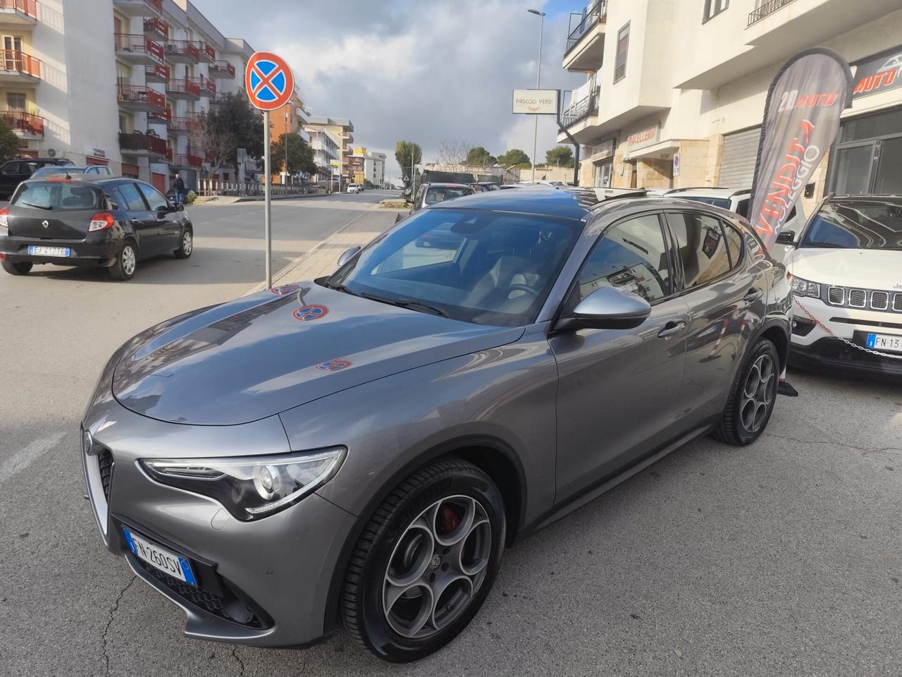 Alfa Romeo Stelvio 2.2 Jtdm Q4 Super * 210cv * Tetto * Navi * Pelle * Garantita 12 Mesi