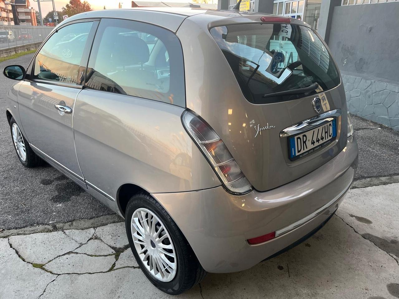 Lancia Ypsilon 1.2 Argento OK NEOPATENTATI