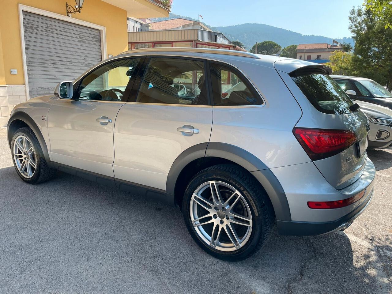 Audi Q5 2.0 TDI quattro S-Tronic Offroad