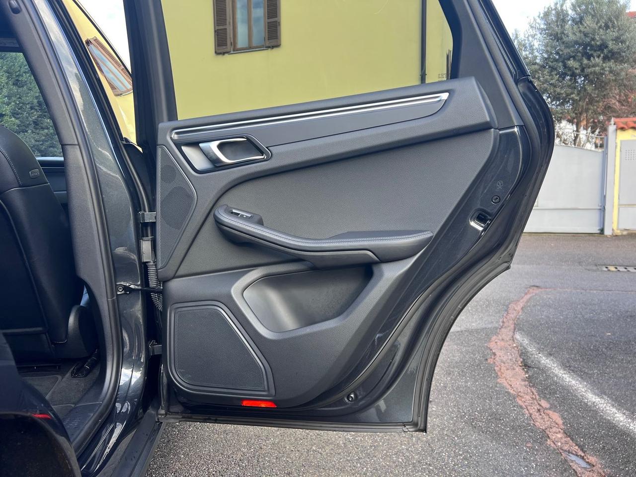 Porsche Macan 2.0 S #8216