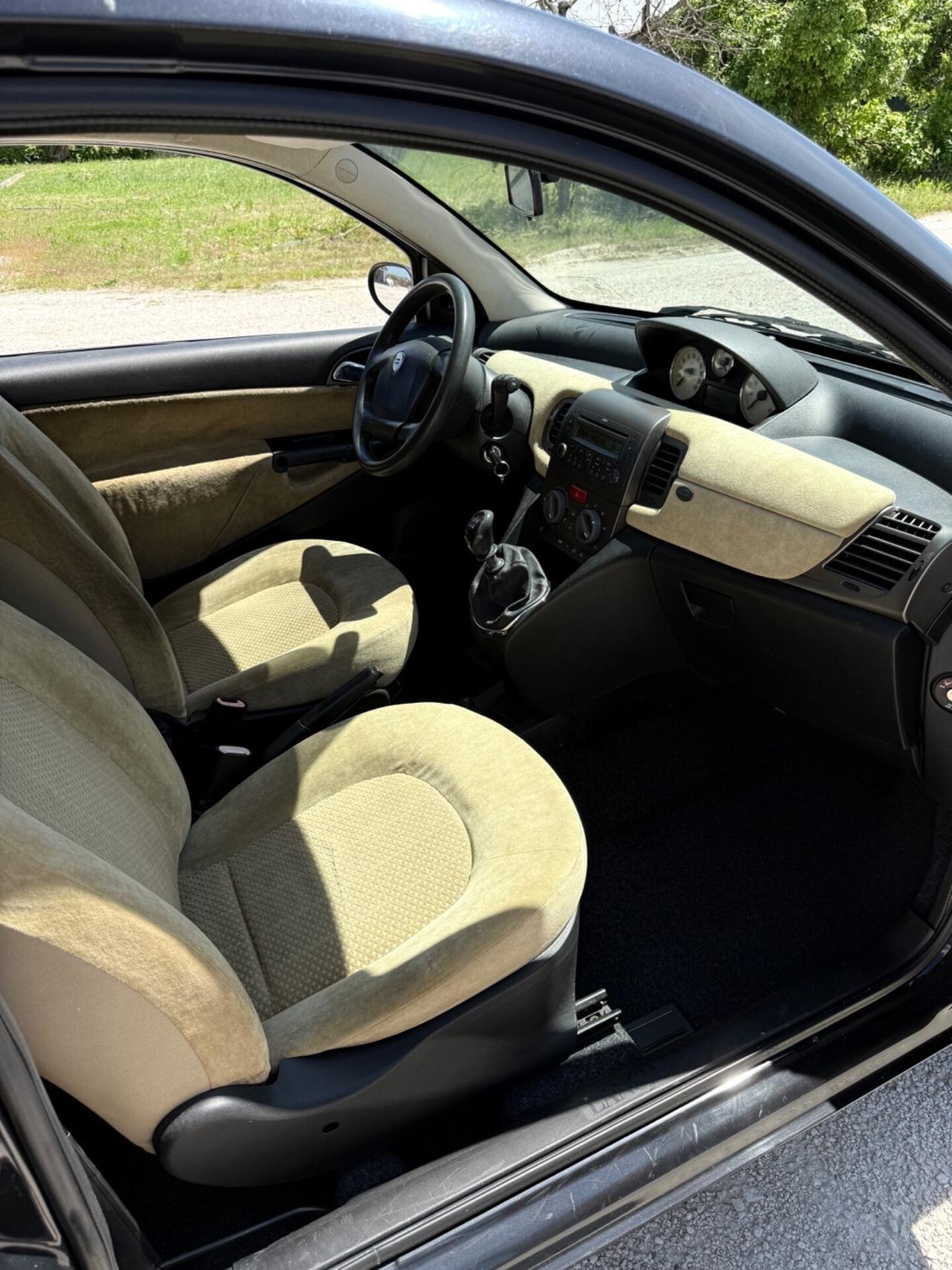 Lancia Ypsilon 1.2 benzina NEOPATENTATI uniproprietà