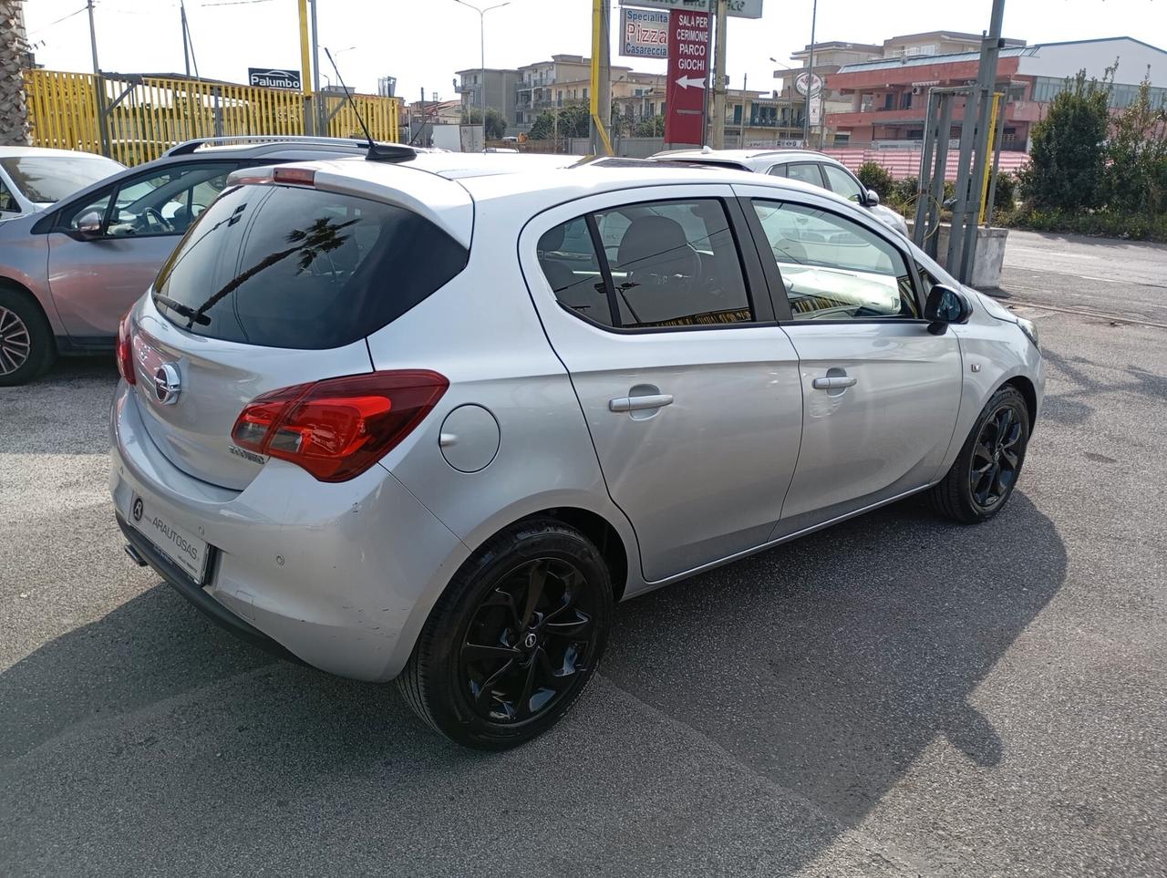 Opel Corsa 1.4 90CV GPL Tech Black Edition