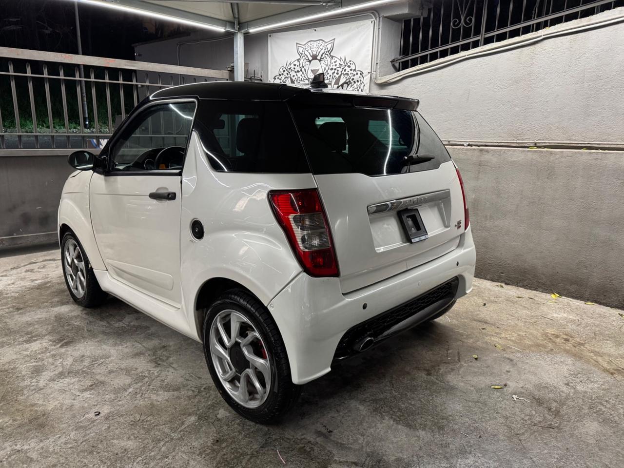 Ligier JS50 Bianco Perla Permute e trasporto