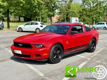 FORD Mustang COUPE