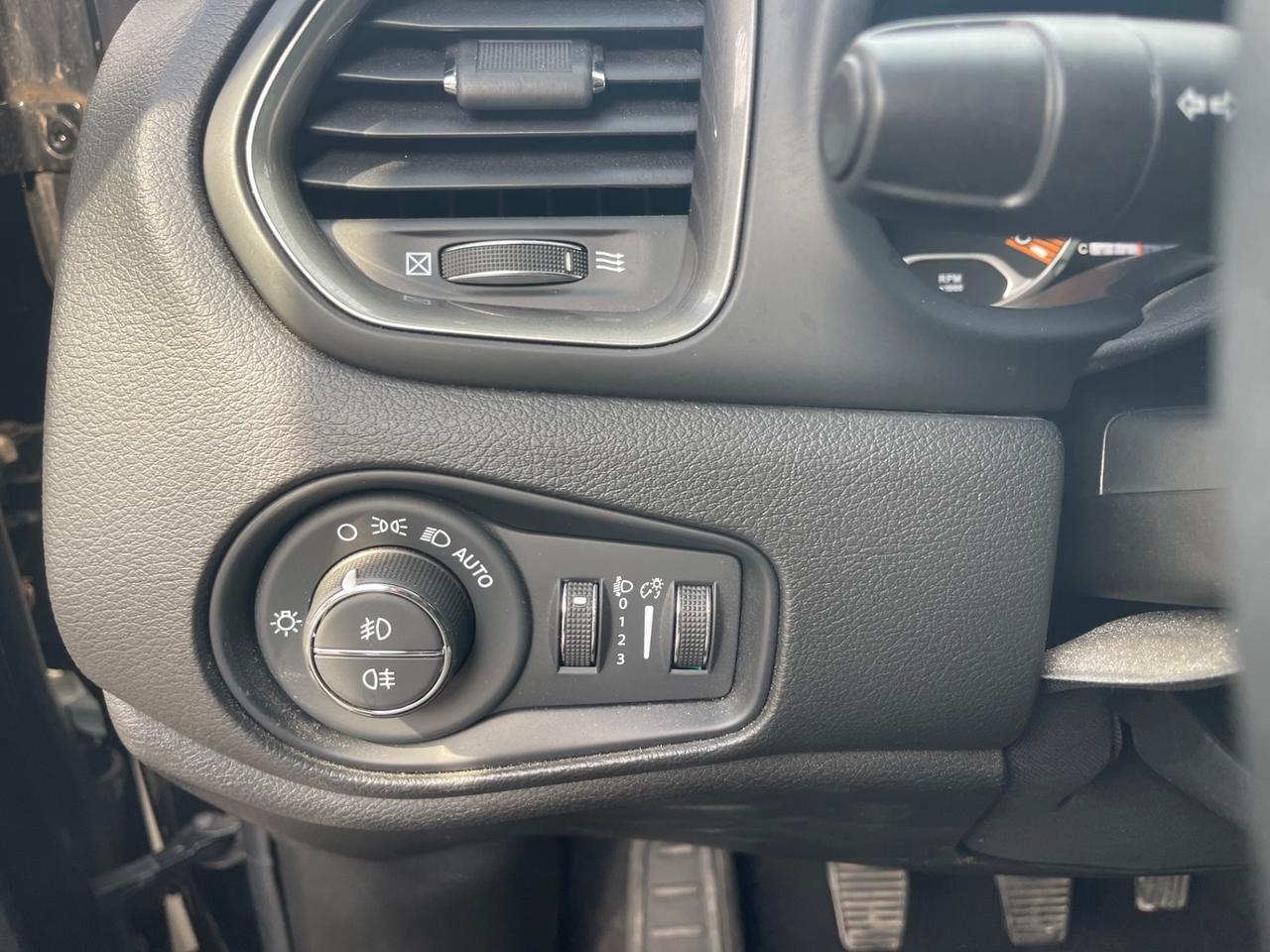 Jeep Renegade Limited 1.6 Multijet 130 CV “TOTAL BLACK”
