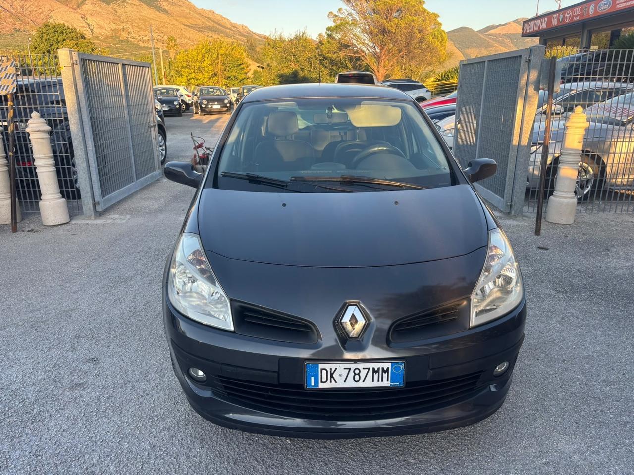 Renault Clio 1.2 16V 5 porte Le Iene occasione