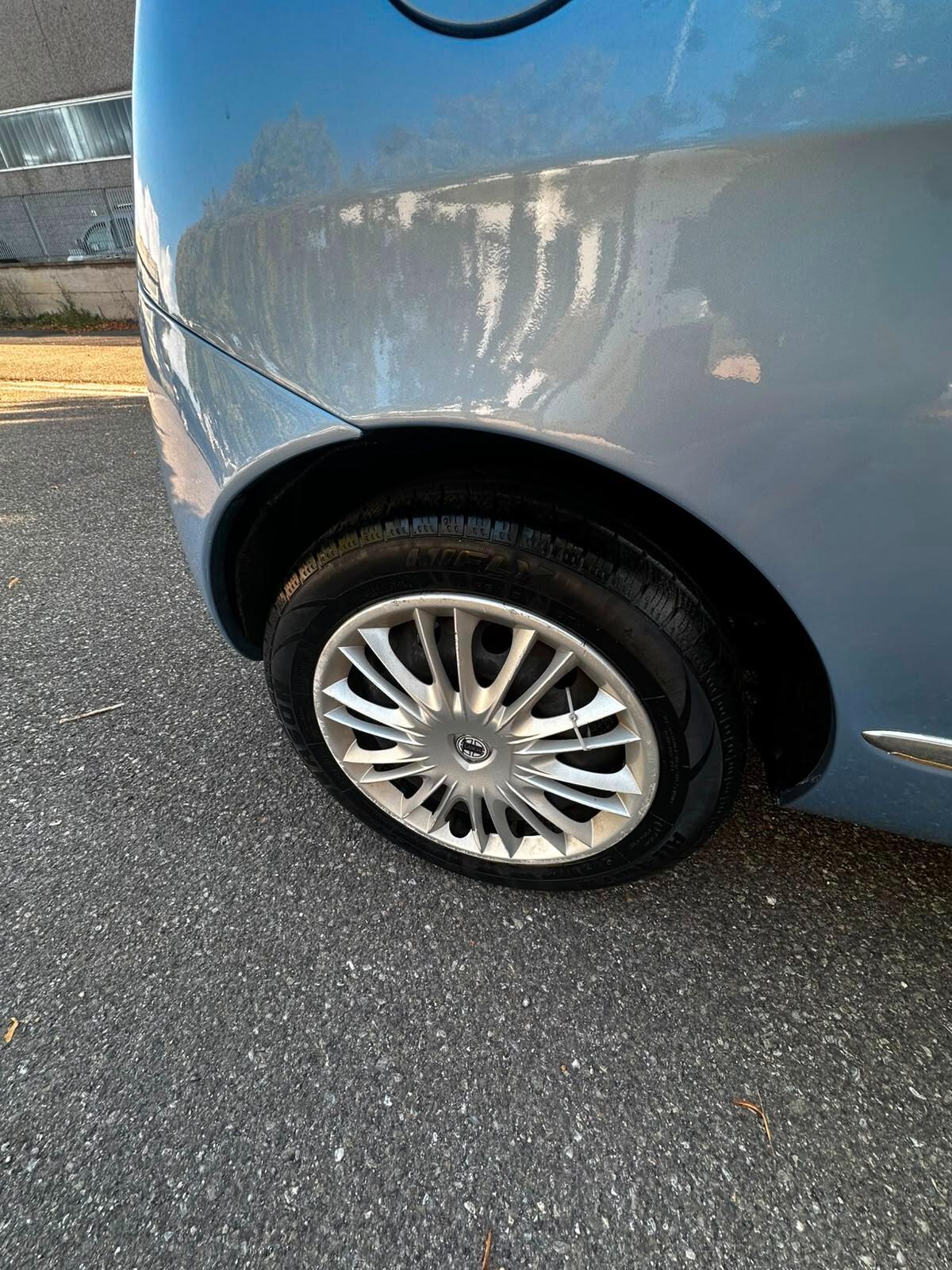 Lancia Ypsilon 1.2 SOLAMENTE 60.000 KM