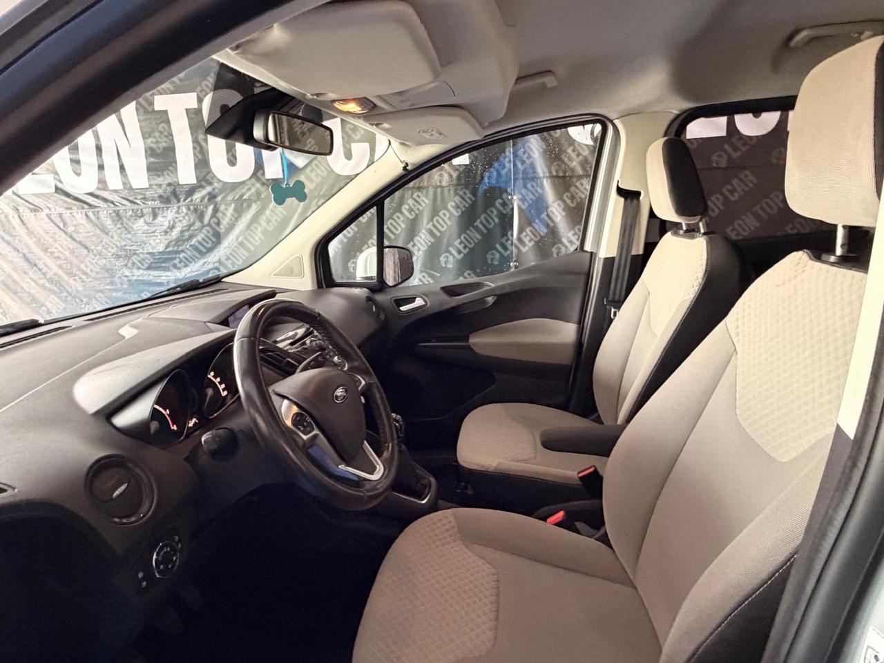 Ford Tourneo Courier 1.5 TDCI 95 CV Titanium