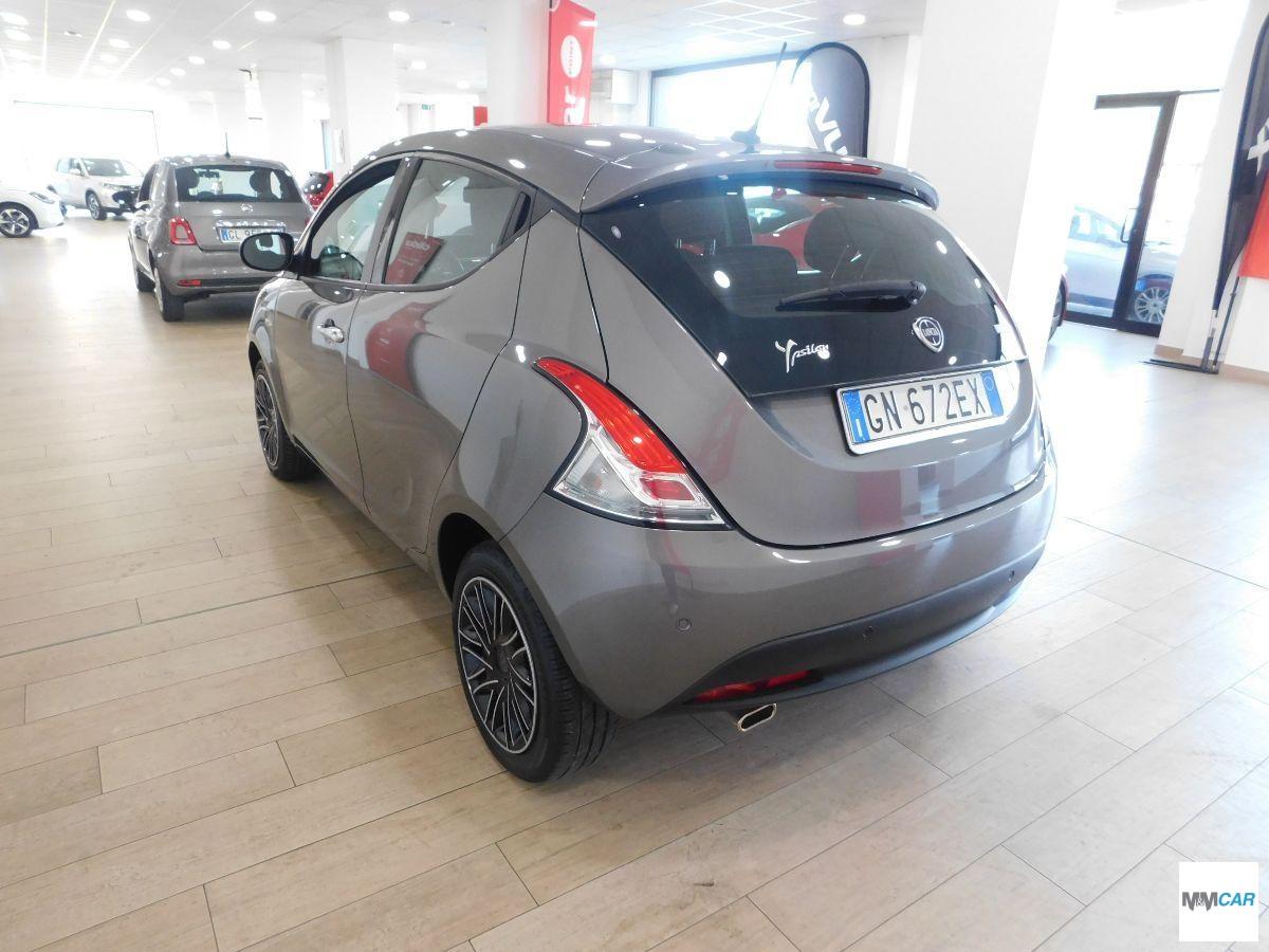 LANCIA - Ypsilon - 1.0 FireFly 5p. S&S Hybrid Oro