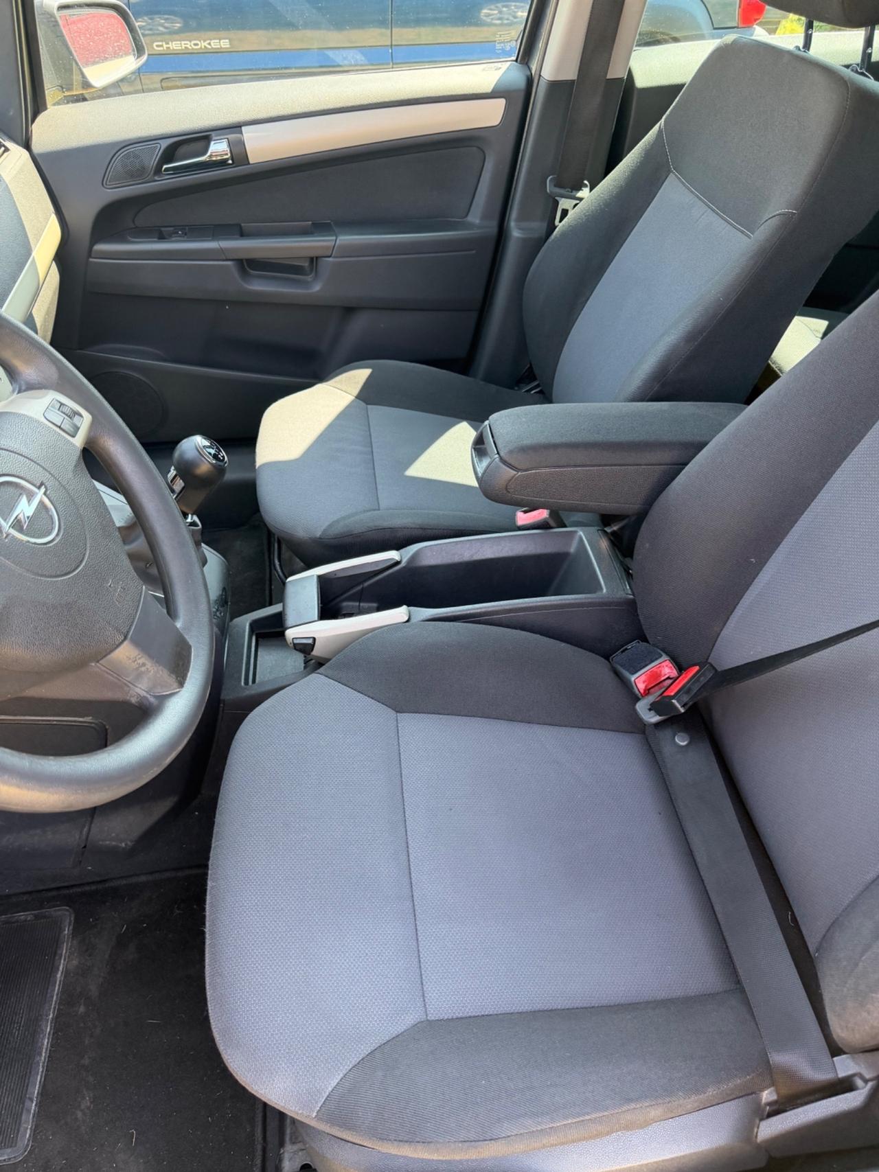 Opel Zafira 1.6 16V VVT Cosmo