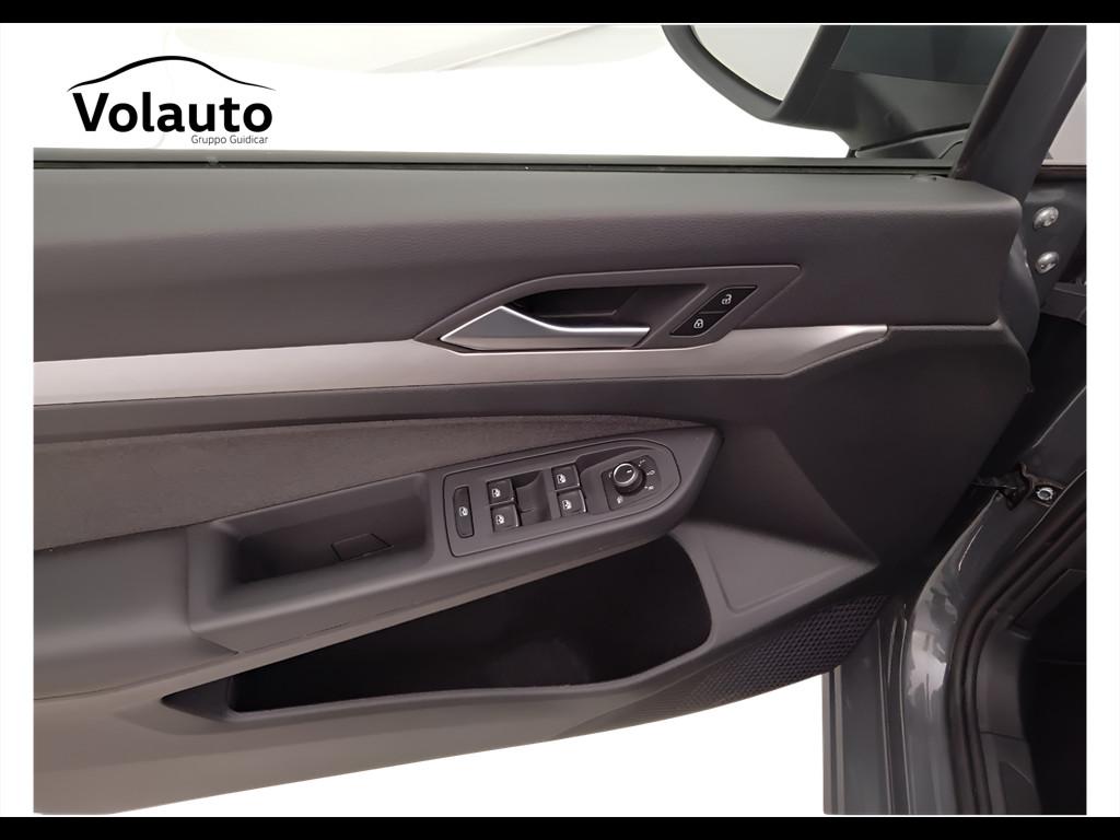 VOLKSWAGEN Golf VIII 2024 - Golf 2.0 tdi Life 115cv