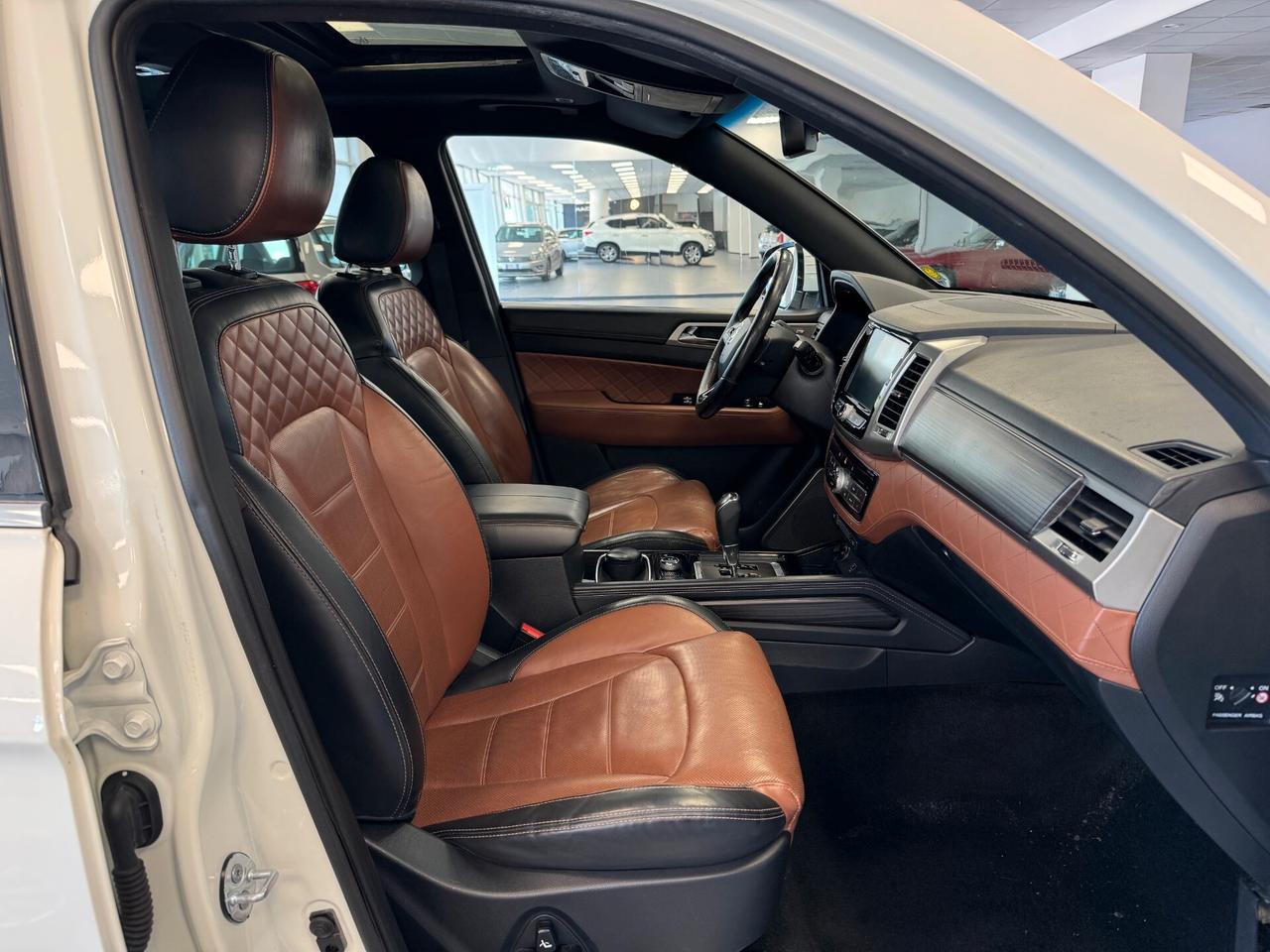 Ssangyong REXTON 2.2 4WD Icon aut. 7 POSTI CATENA ROTTA