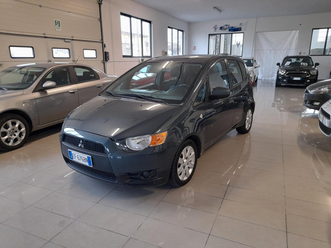 Mitsubishi Colt 1.1 12V 5p. Invite