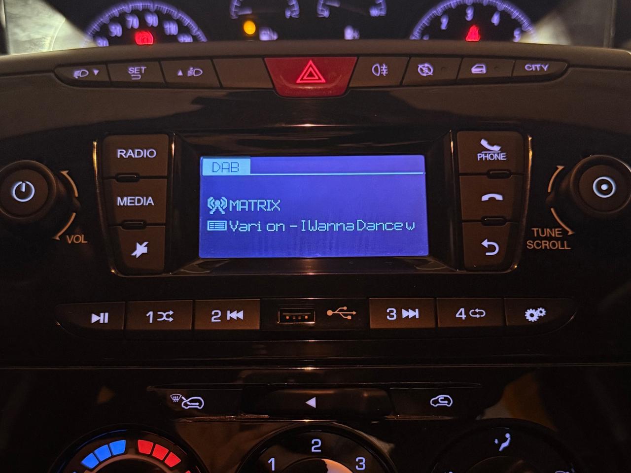SPETTACOLARE LANCIA YPSILON MILD- HYBRID UNICO PROPRIETARIO CON SOLI 31.663 KM