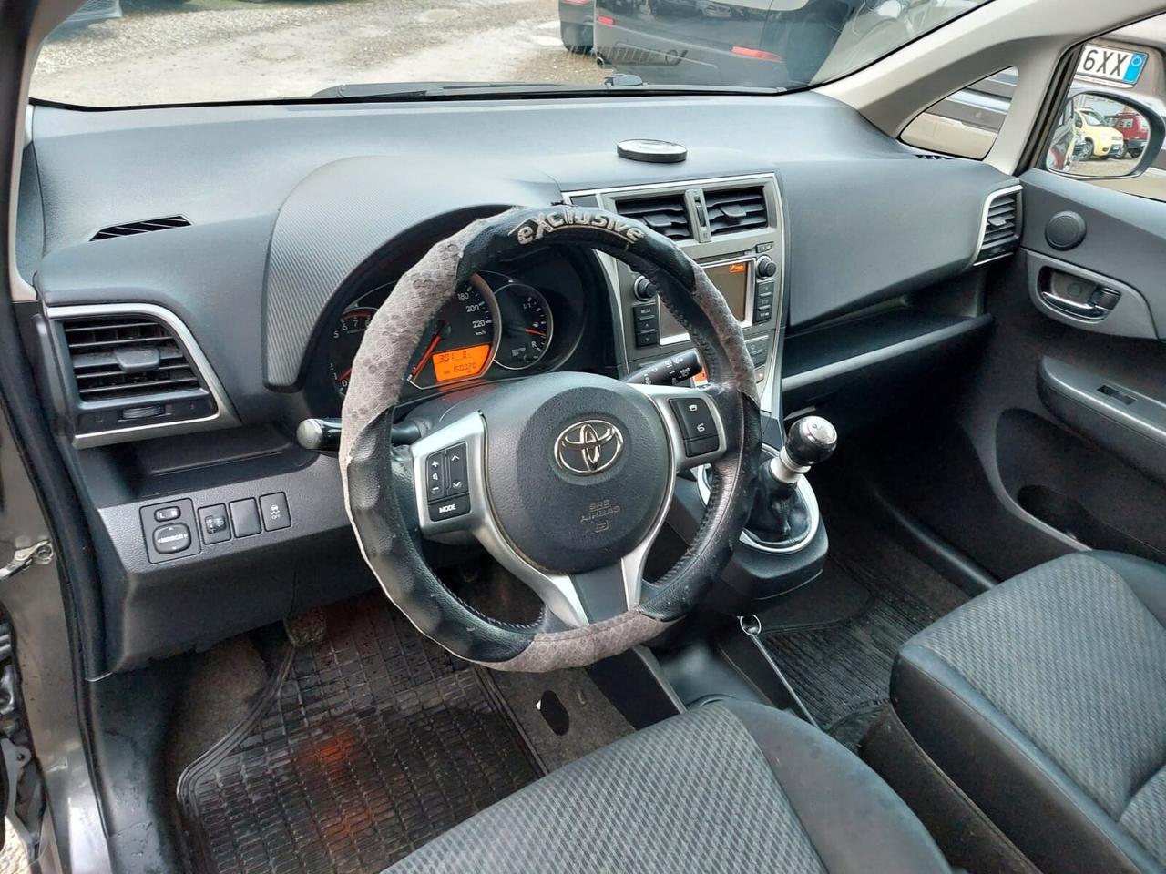 Toyota Verso-S 1.3 MT Lounge TENUTA BENISSIMO