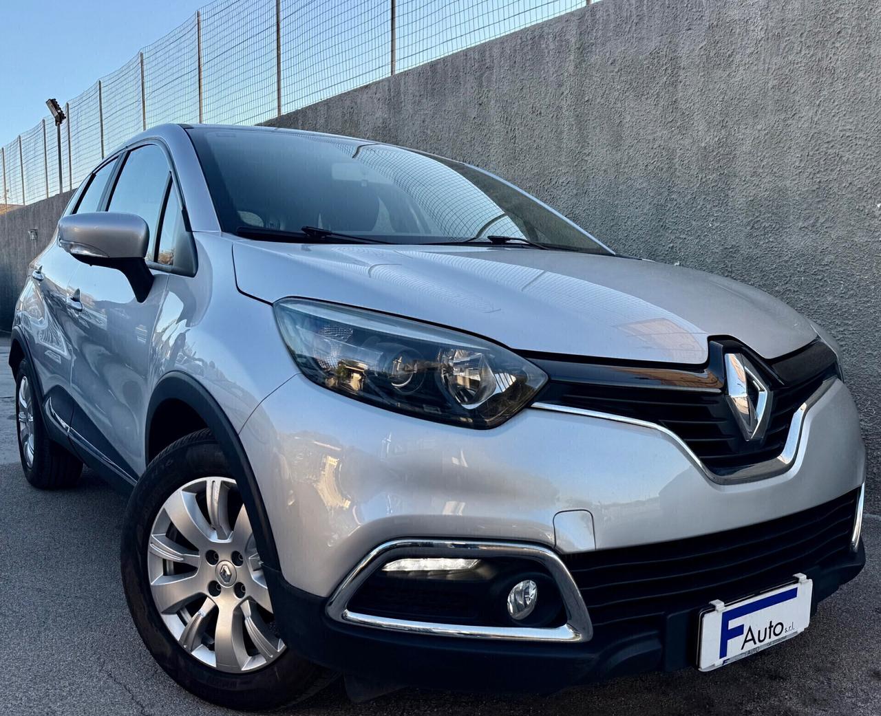 Renault Captur 1.5 dCi 8V 90 CV,Radio Touch Screen,KEYLESS,comandi al volante,cerchi in lega,Sensori di parcheggio,ecc,