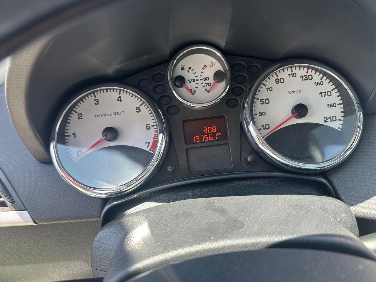 Peugeot 207 1.4 benzina 2011