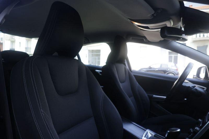 Volvo S60 Volvo S60 D3 Geartronic R-design Momentum 100KW ANNO 2014