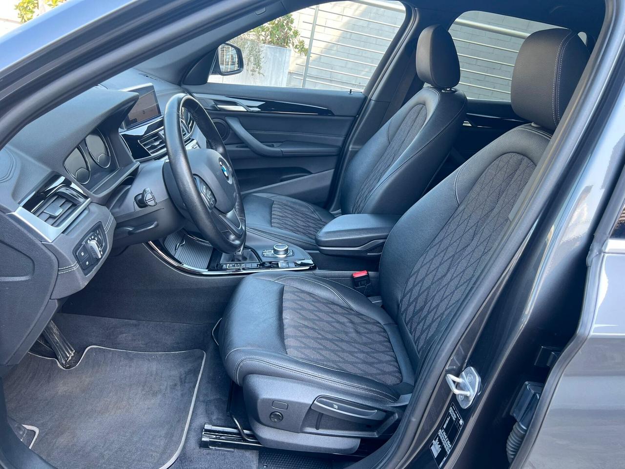 Bmw X1 sdrive18d xLine auto LED/NAVI/PELLE/18; PERFETTA