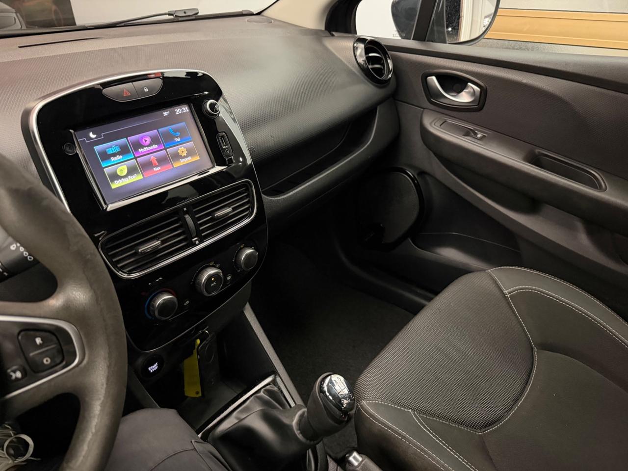RENAULT Clio 1.2 75CV 5 porte Life ok neopatentati