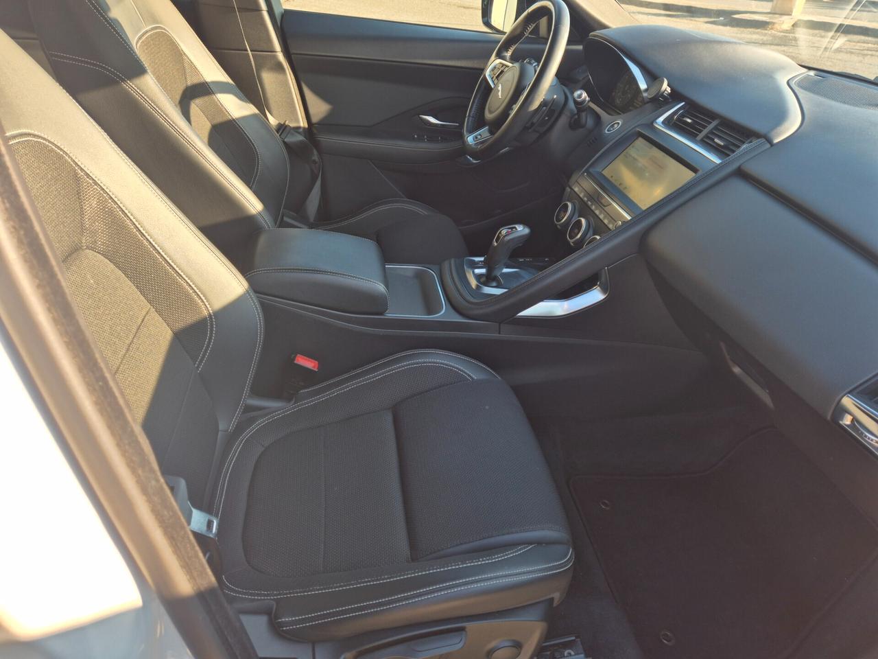 Jaguar E-Pace 2.0D 180 CV AWD R-Dynamic 52000 Km Motore