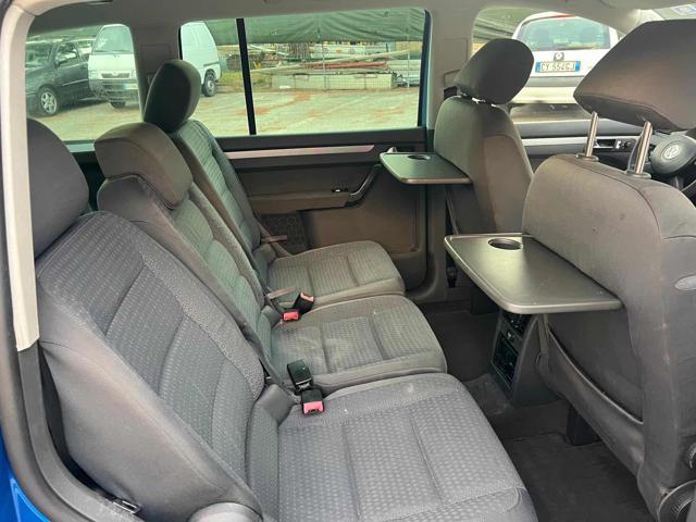 VOLKSWAGEN Touran 7posti 1.6 16V FSI senza nessun lavoro da fare