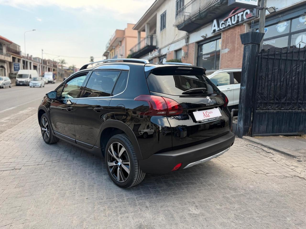 Peugeot 2008 BlueHDi 100 S&S Black Matt