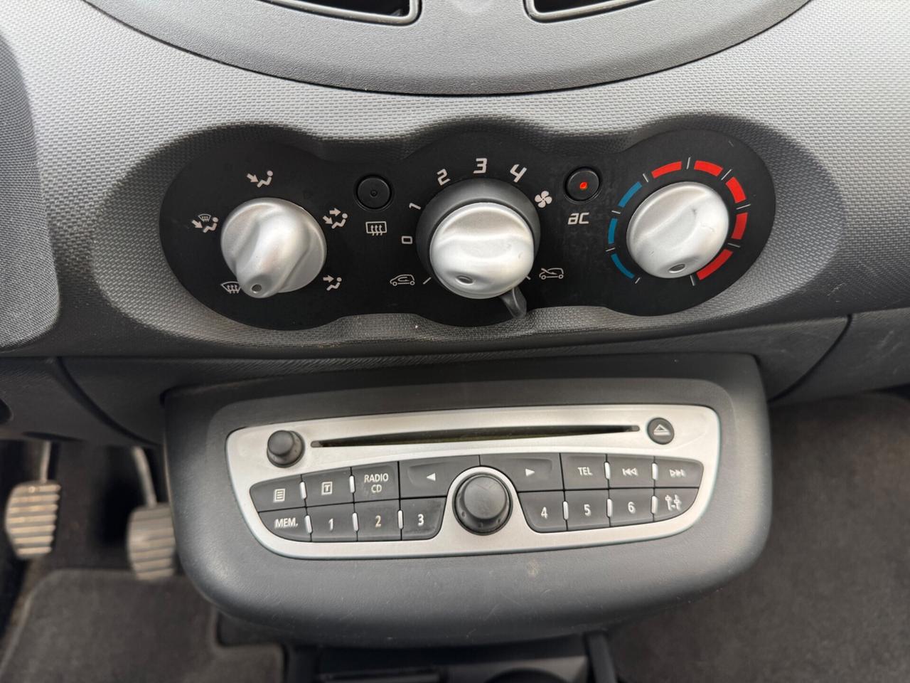 Renault Twingo 1.2 16V Live