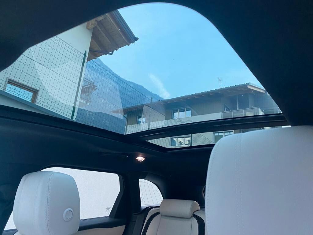 Land Rover Range Velar 2.0D I4 240 CV R-Dynamic HSE